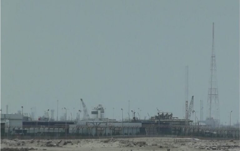 Qatar says Iran missile attack sparks fire, causes damage at gas facility.