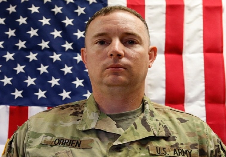 Askari Mareykan ah oo bilado badan haystay ayaa ku dhintay weerarkii Iiraan ku qaaday Saldhiga Mareykanka ee Kuwait.