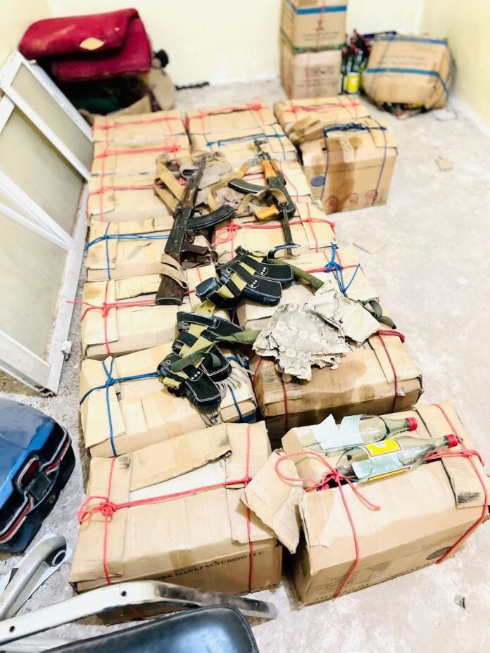 Booliska Buurtinle ayaa hawlgal gaar ah oo ay fuliyeen ku soo qabtay oo qabtay khamri, hub,gaadiid iyo Raggii watay.