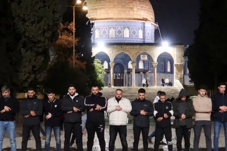 40 maalmood  ka dib waxa dib loo furay Masaajidka Al-Aqsa
